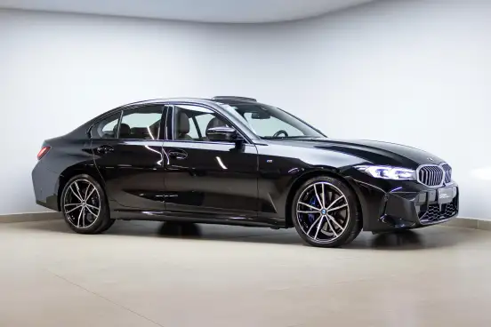 BMW-320i-2023