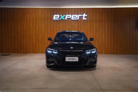 BMW-320i-2022