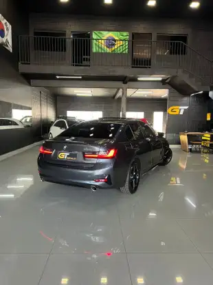 BMW-320i-2021