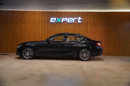 BMW-320i-2019