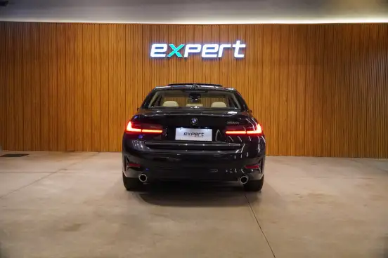 BMW-320i-2019