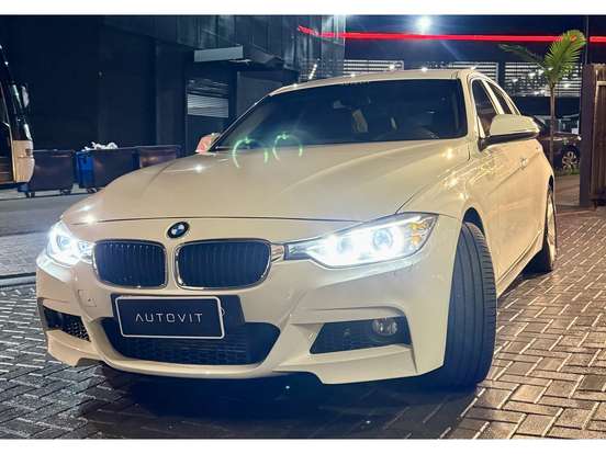 BMW-320i-2015