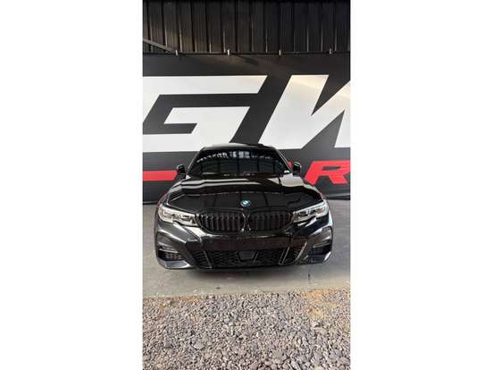 BMW-320i-2021