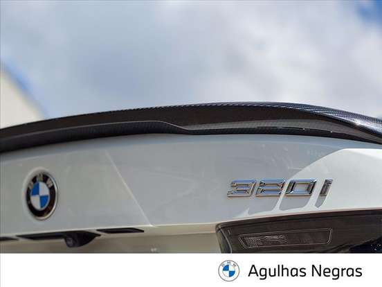 BMW-320i-2024