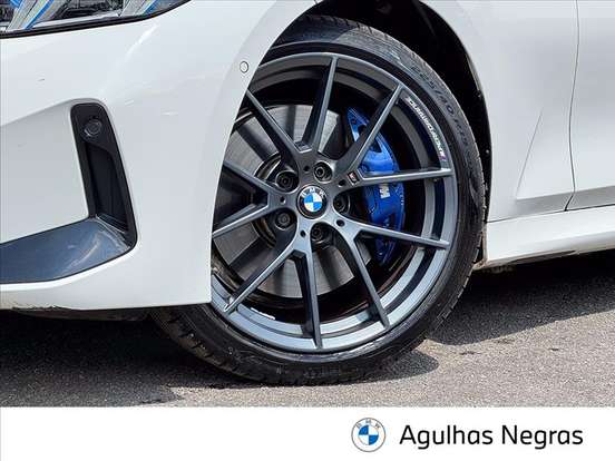 BMW-320i-2024