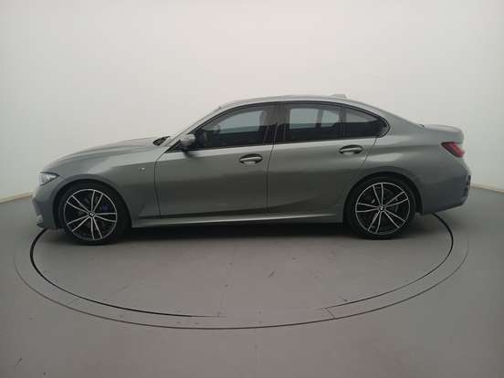 BMW-320i-2023