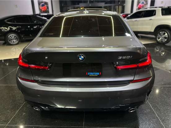 BMW-320i-2021
