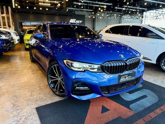 BMW-320i-2021