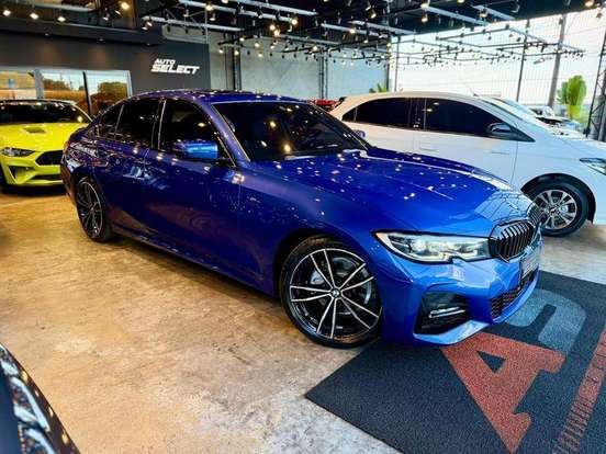 BMW-320i-2021