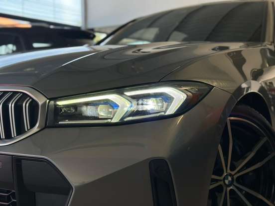 BMW-320i-2023