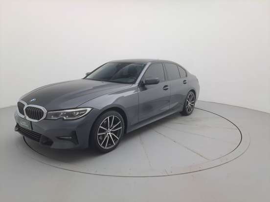 BMW-320i-2021