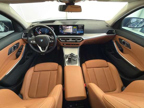 BMW-320i-2023