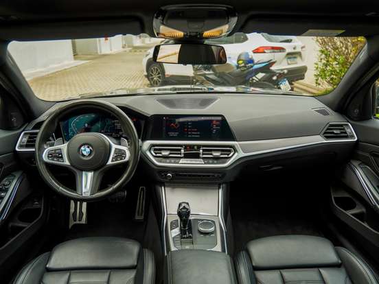 BMW-320i-2.0 16V TURBO GASOLINA M SPORT AUTOMÁTICO BMW-320i-2020