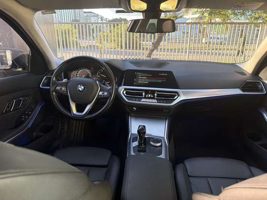 BMW-320i-2.0 16V TURBO GASOLINA SPORT AUTOMÁTICO BMW-320i-2019