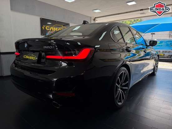 BMW-320i-2019