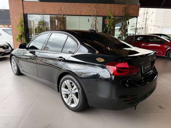 BMW-320i-2018