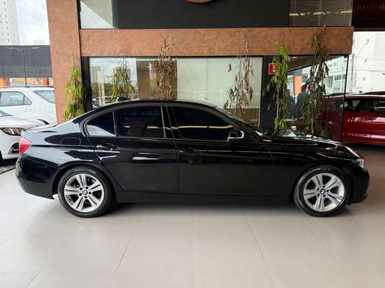 BMW-320i-2018