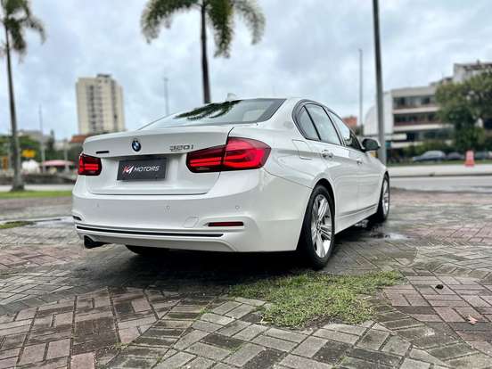 BMW-320i-2.0 SPORT 16V TURBO ACTIVE FLEX 4P AUTOMÁTICO BMW-320i-2018