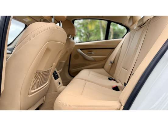 BMW-320i-2.0 SPORT 16V TURBO ACTIVE FLEX 4P AUTOMÁTICO BMW-320i-2018