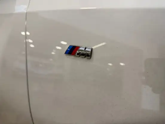 BMW-330e-2021