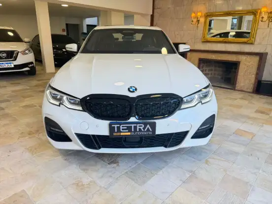 BMW-330e-2021