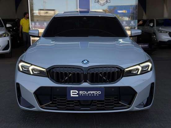 BMW-330e-2024