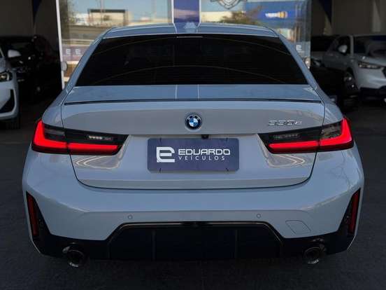 BMW-330e-2.0 16V TURBO HÍBRIDO M SPORT AUTOMÁTICO BMW-330e-2024