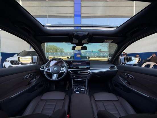 BMW-330e-2.0 16V TURBO HÍBRIDO M SPORT AUTOMÁTICO BMW-330e-2024