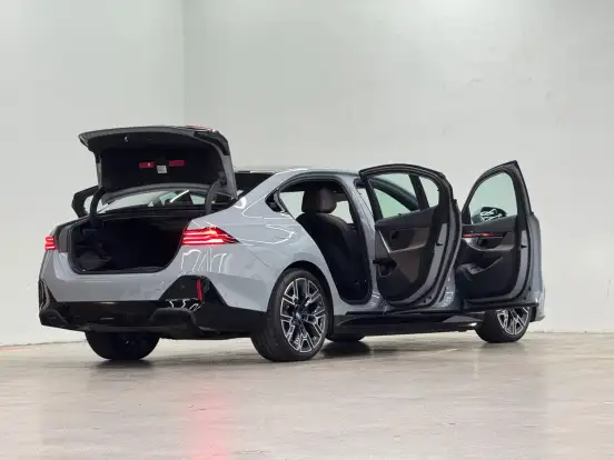 BMW-530e-2.0 TWINPOWER PHEV M SPORT AUTOMÁTICO BMW-530e-2024