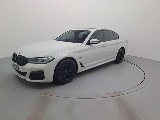 BMW-530e-2022