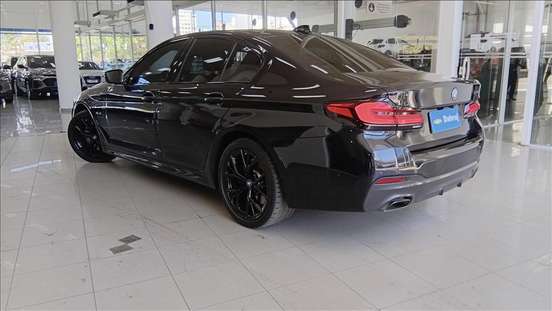 BMW-530e-2021