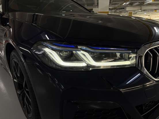 BMW-530e-2023