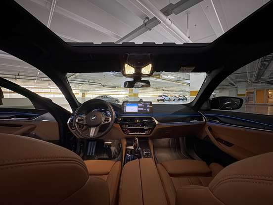 BMW-530e-2023