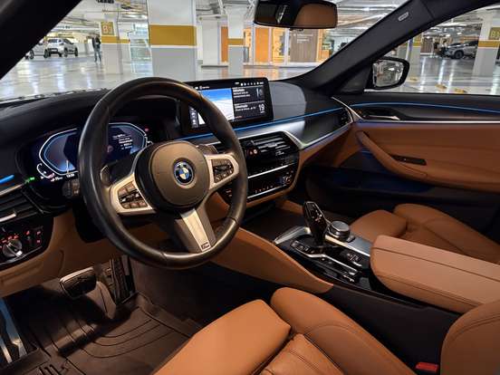 BMW-530e-2023
