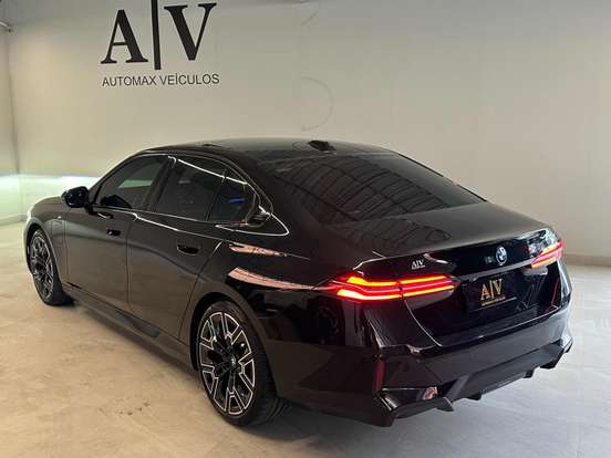BMW-530e-2024