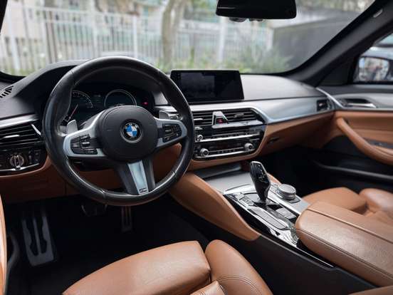 BMW-530i-2.0 16V TURBO GASOLINA M SPORT AUTOMÁTICO BMW-530i-2017