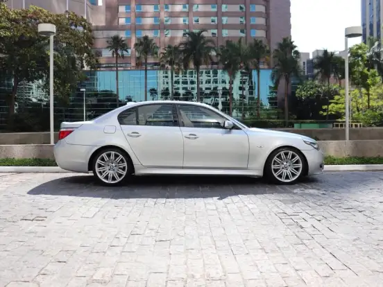 BMW-550i-4.8 SPORT SEDAN V8 32V GASOLINA 4P AUTOMÁTICO BMW-550i-2009