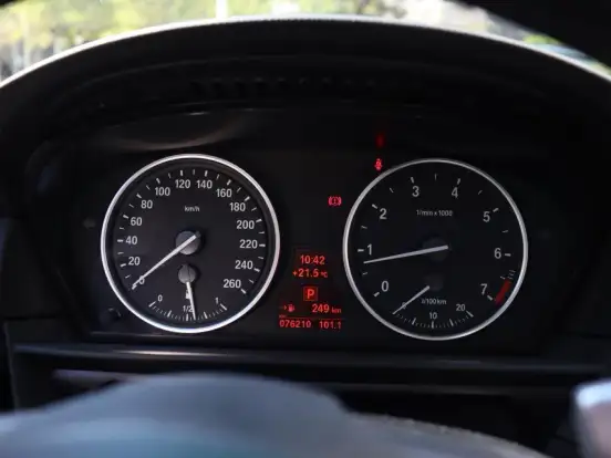 BMW-550i-4.8 SPORT SEDAN V8 32V GASOLINA 4P AUTOMÁTICO BMW-550i-2009