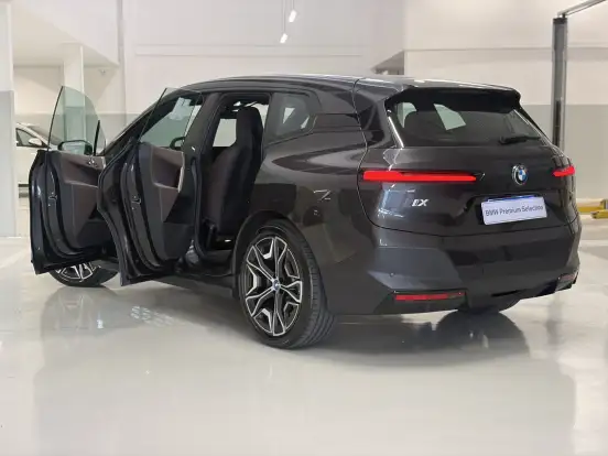 BMW-iX-2024