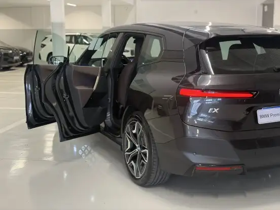 BMW-iX-2024