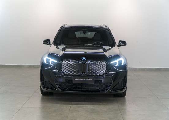 BMW-iX1-2024