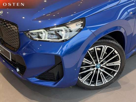 BMW-iX1-2025