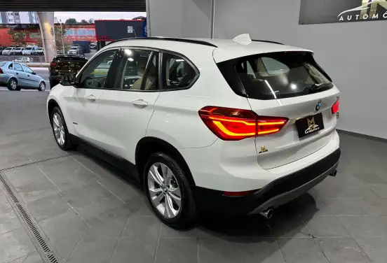 BMW-X1-2016