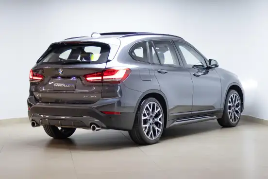 BMW-X1-2021