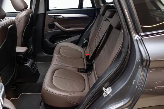 BMW-X1-2021