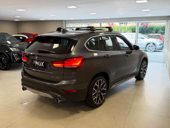 BMW-X1-2.0 16V TURBO ACTIVEFLEX SDRIVE20I X-LINE 4P AUTOMÁTICO BMW-X1-2022