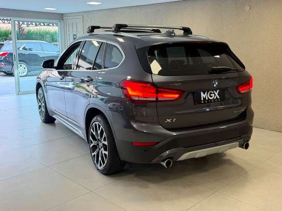 BMW-X1-2.0 16V TURBO ACTIVEFLEX SDRIVE20I X-LINE 4P AUTOMÁTICO BMW-X1-2022