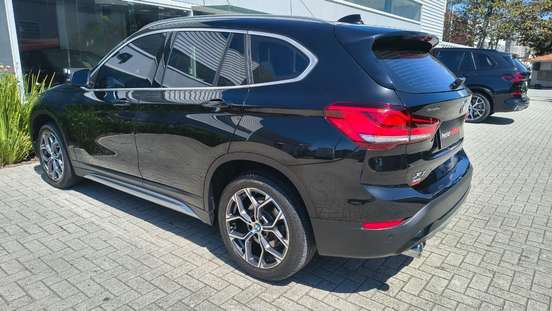 BMW-X1-2021