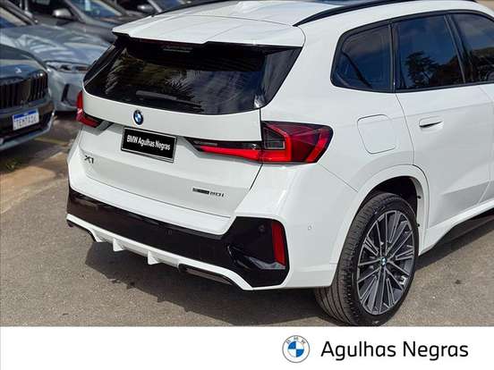 BMW-X1-2024