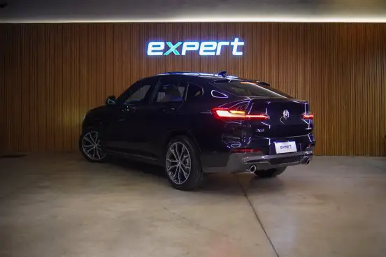BMW-X4-2021